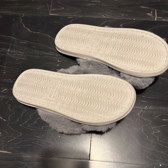 Metog Women's Fuzzy Slippers House Slippers Cross Band Outdoor Soft Open Toe - Picture 6 of 8